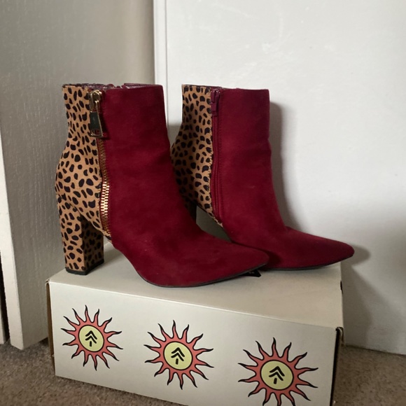 Shoes and boots - Picture 11 of 16